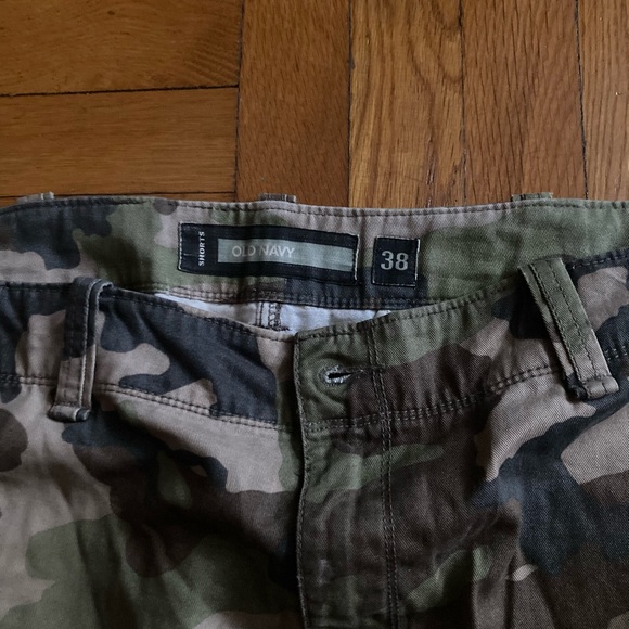 Camouflage cargo shorts - Picture 4 of 6